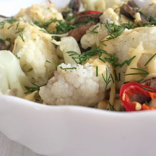 Цветная капуста запеченная с грибами и сыром